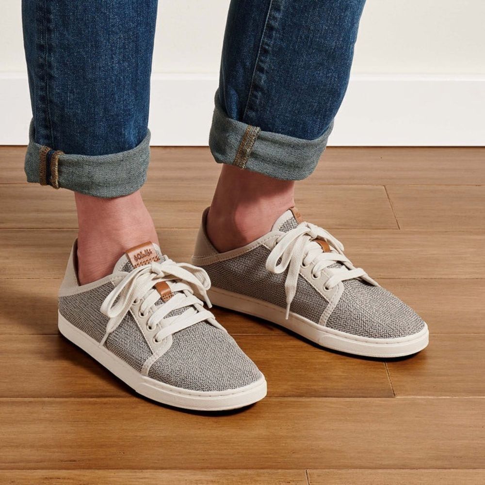 OluKai Shoes Women’s Size 6